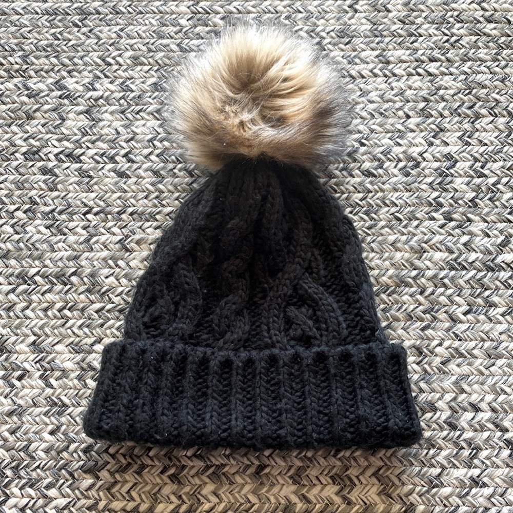 GAP Cable Knit Winter Hat